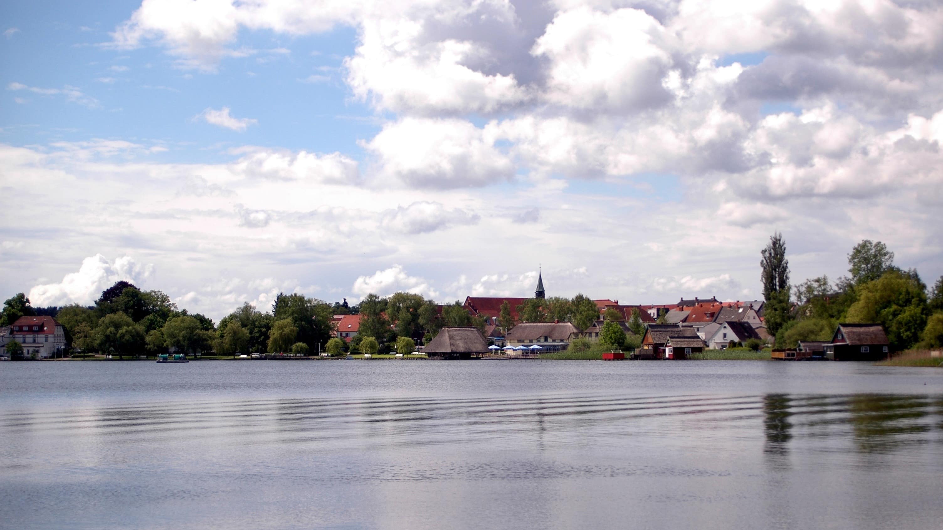 Müritz: Ferienparks für Familien und Jachtbesitzer