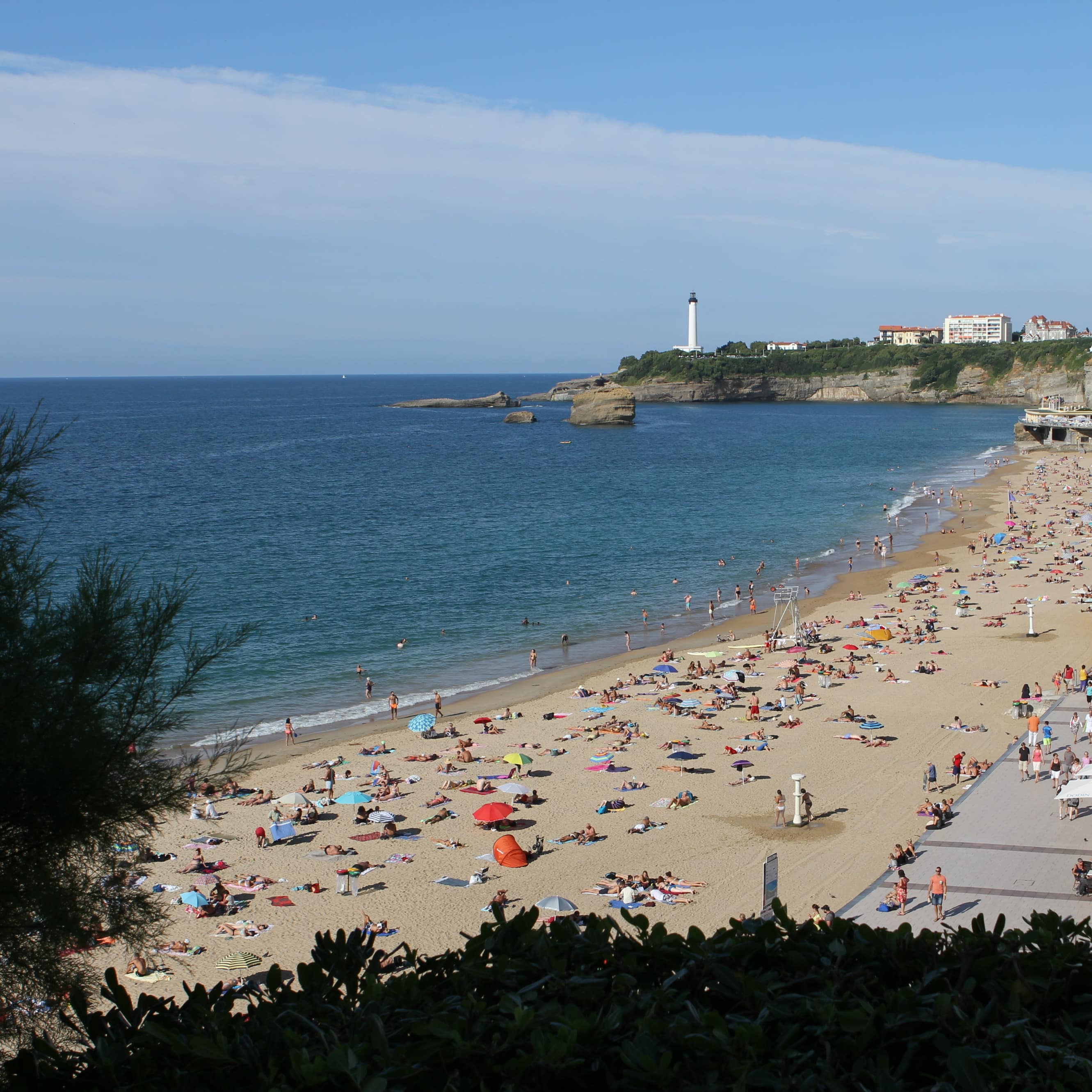 Plage et phare de Biarritz