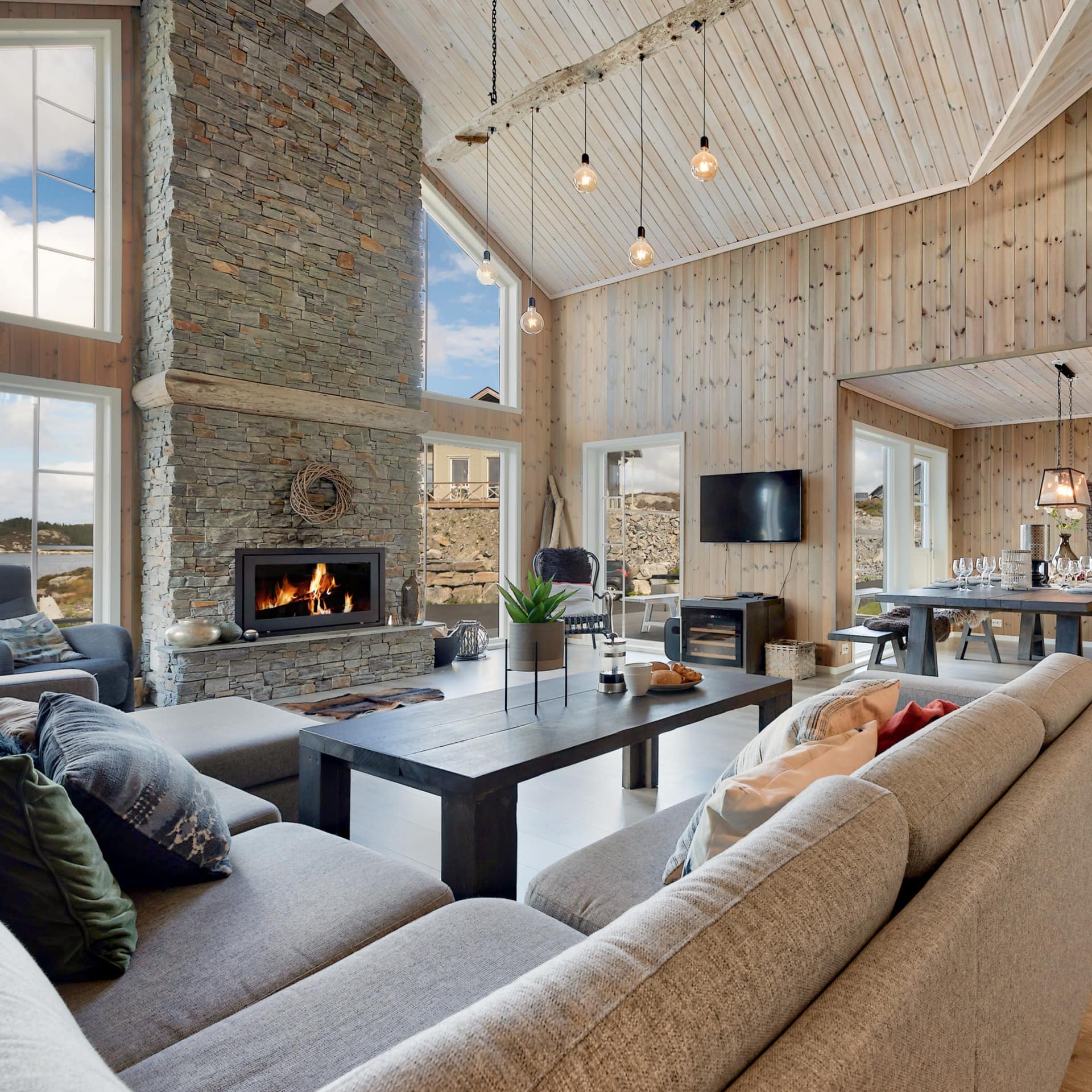 Wohnzimmer eines Luxus-Ferienhauses in Norwegen